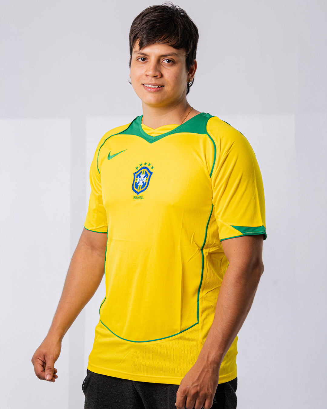 CAMISETA RETRO BRASIL 2004