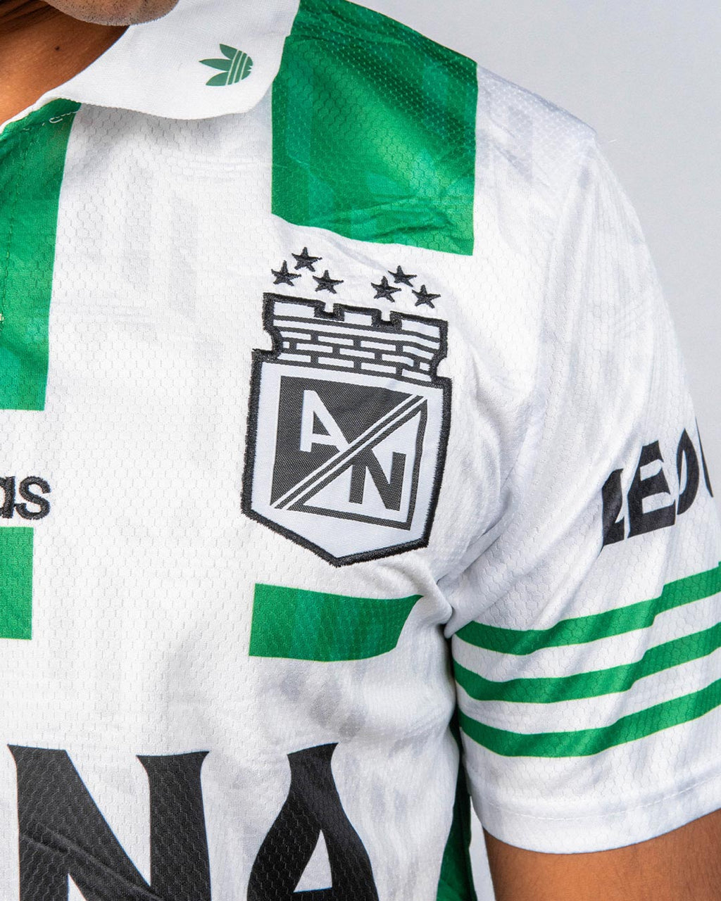 CAMISETA RETRO ATLETICO NACIONAL LEONA